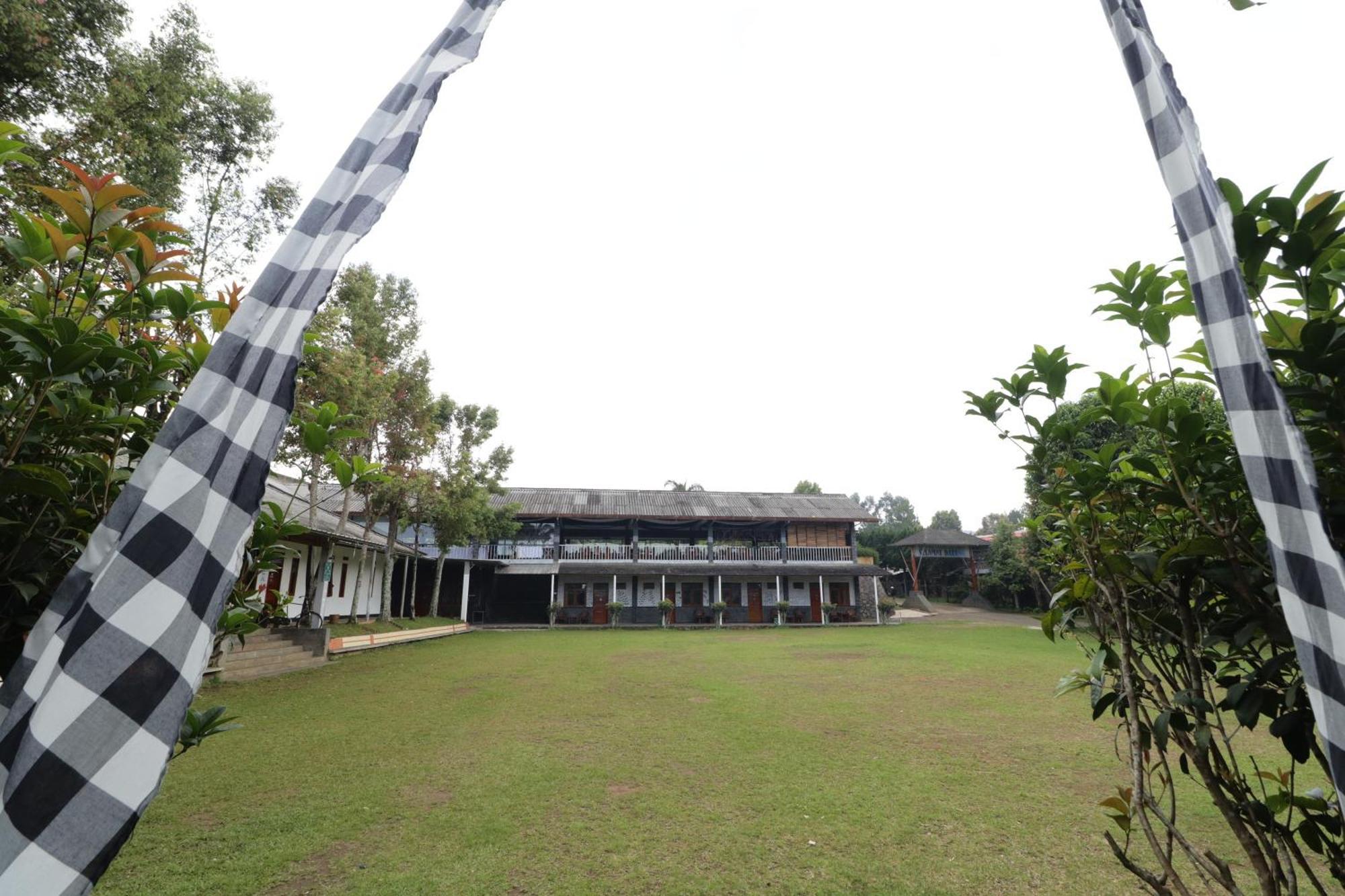 Grand Nirwana Resort Lembang Luaran gambar