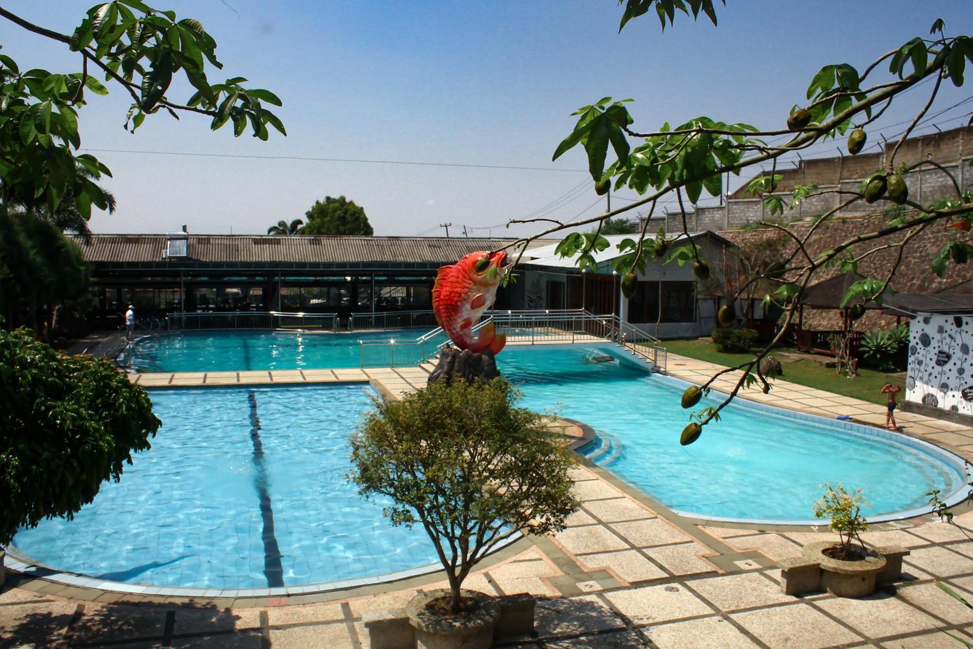 Grand Nirwana Resort Lembang Luaran gambar