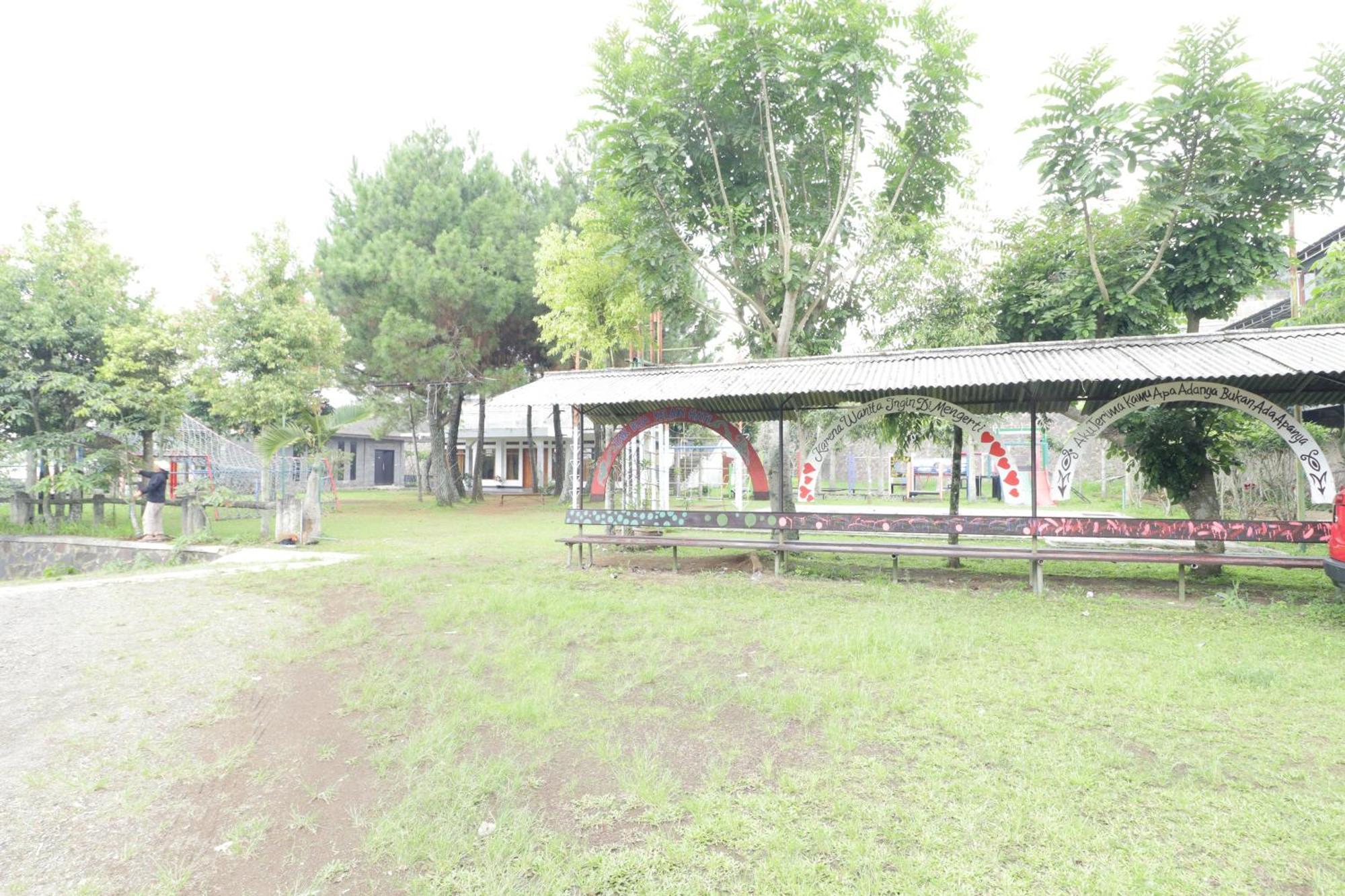 Grand Nirwana Resort Lembang Luaran gambar